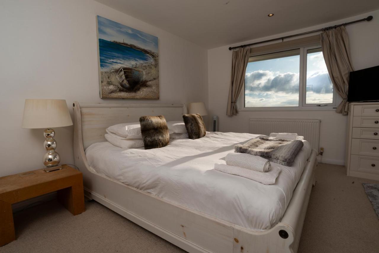 Stunning Beach Front House - Sleeps 6 Пулхели Экстерьер фото
