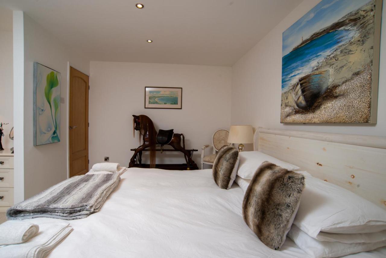Stunning Beach Front House - Sleeps 6 Пулхели Экстерьер фото